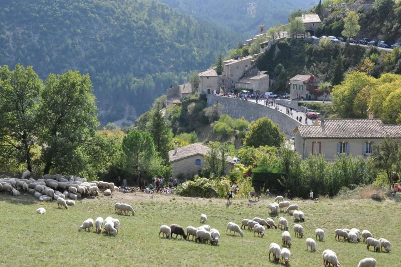 Вилла Escapades En Ventoux Венаск Экстерьер фото